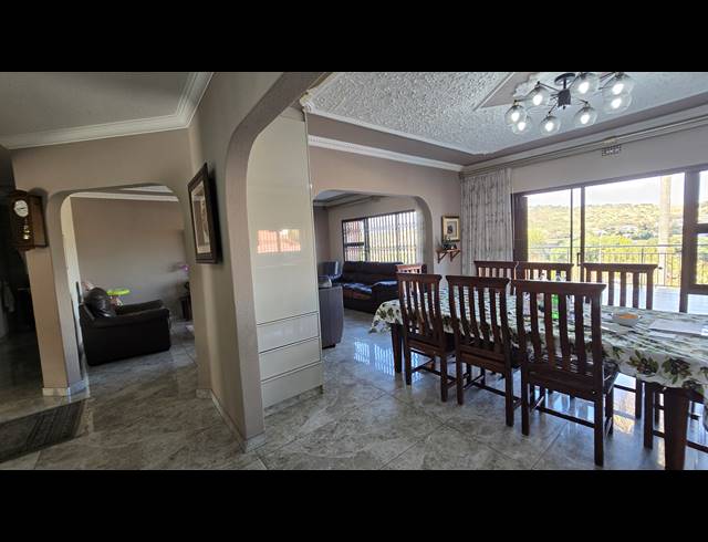 6 BEDROOM FREEHOLD FOR SALE IN WINCHESTER HILLS